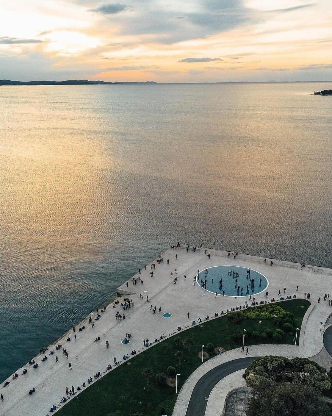 Holiday Apartments Ivano & Leo - Private Parking Zadar Buitenkant foto