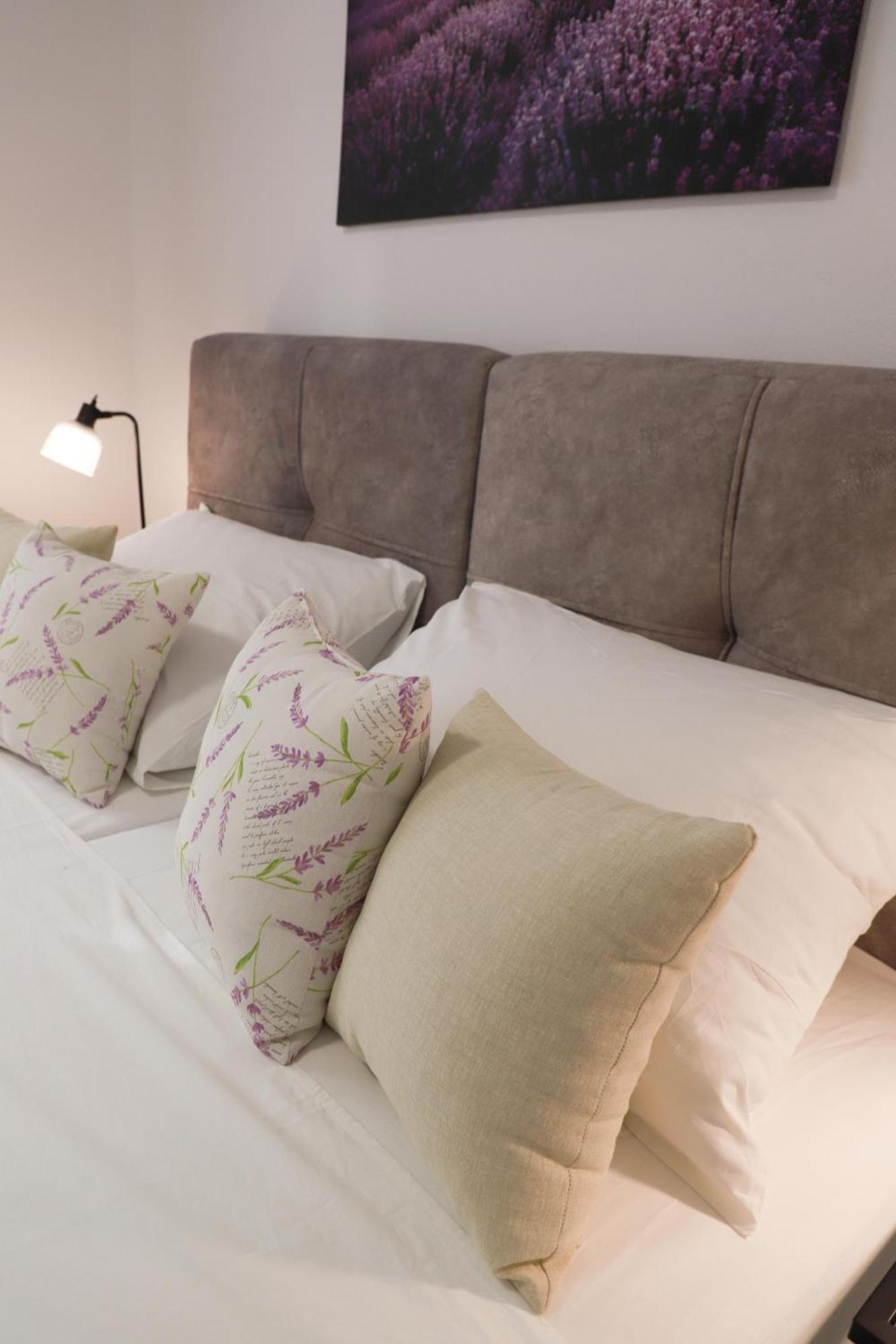 Holiday Apartments Ivano & Leo - Private Parking Zadar Buitenkant foto