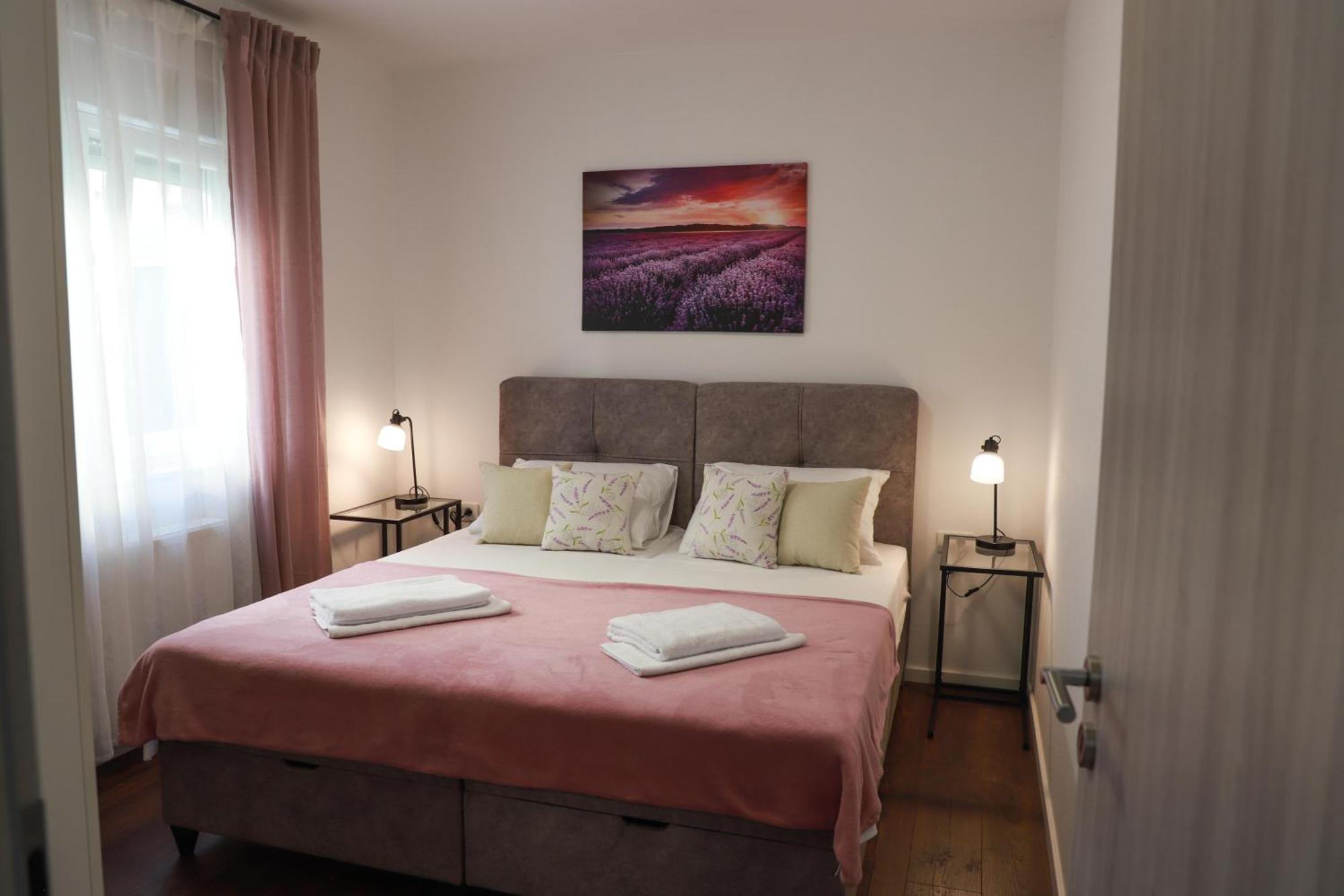 Holiday Apartments Ivano & Leo - Private Parking Zadar Buitenkant foto