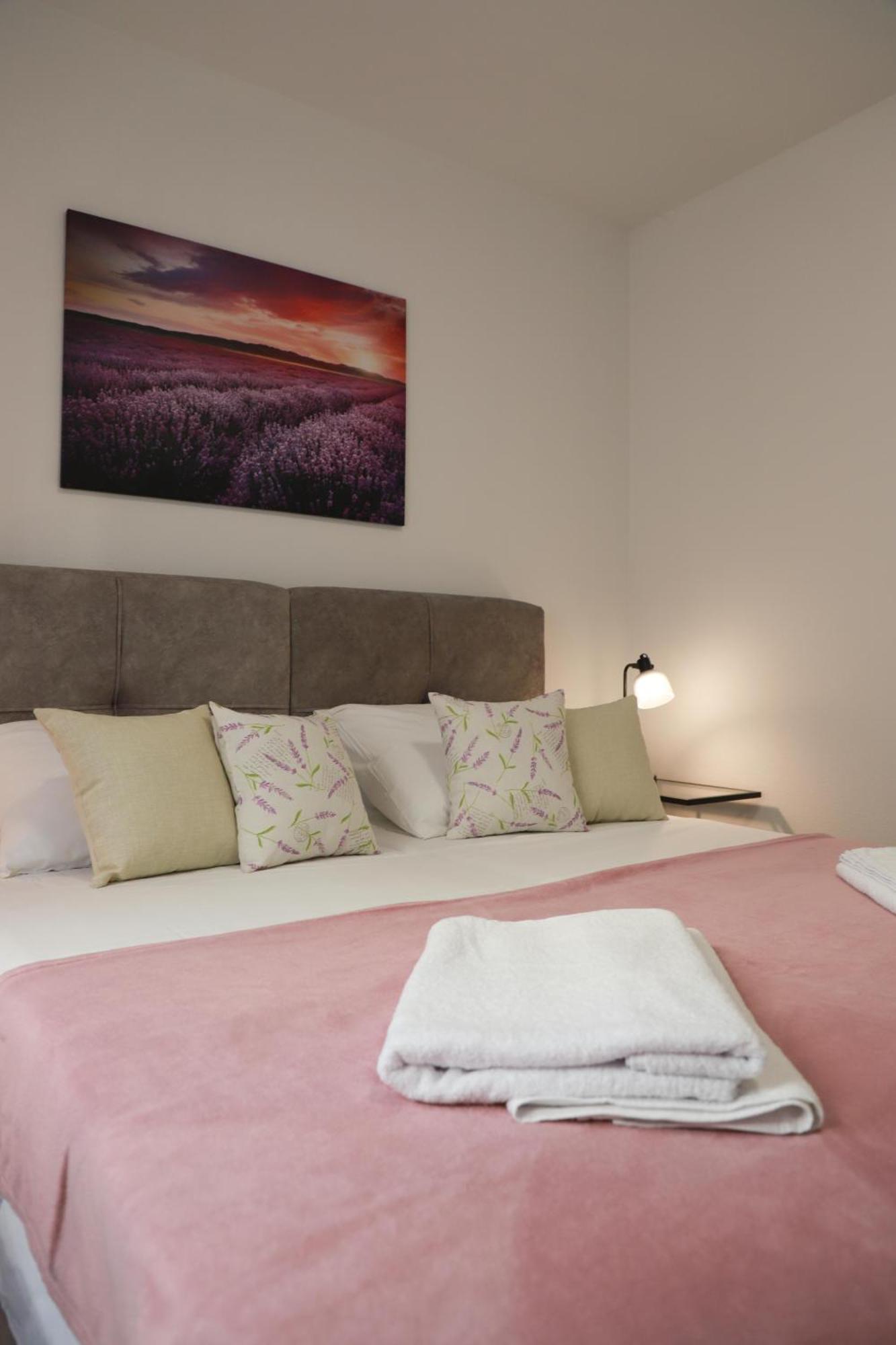 Holiday Apartments Ivano & Leo - Private Parking Zadar Buitenkant foto