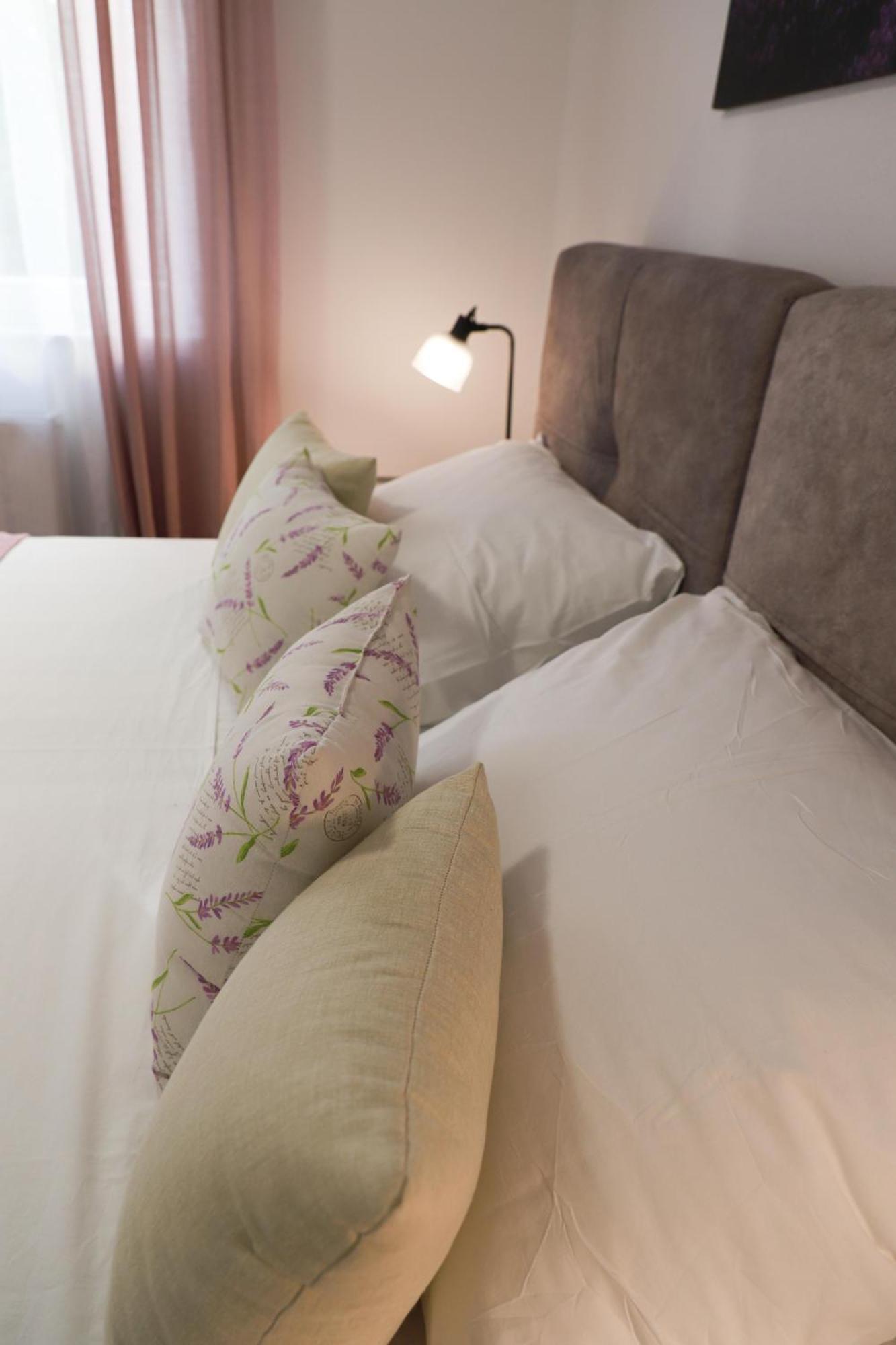 Holiday Apartments Ivano & Leo - Private Parking Zadar Buitenkant foto