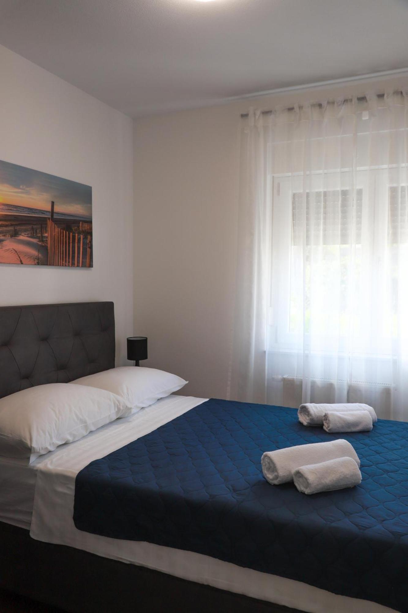 Holiday Apartments Ivano & Leo - Private Parking Zadar Buitenkant foto