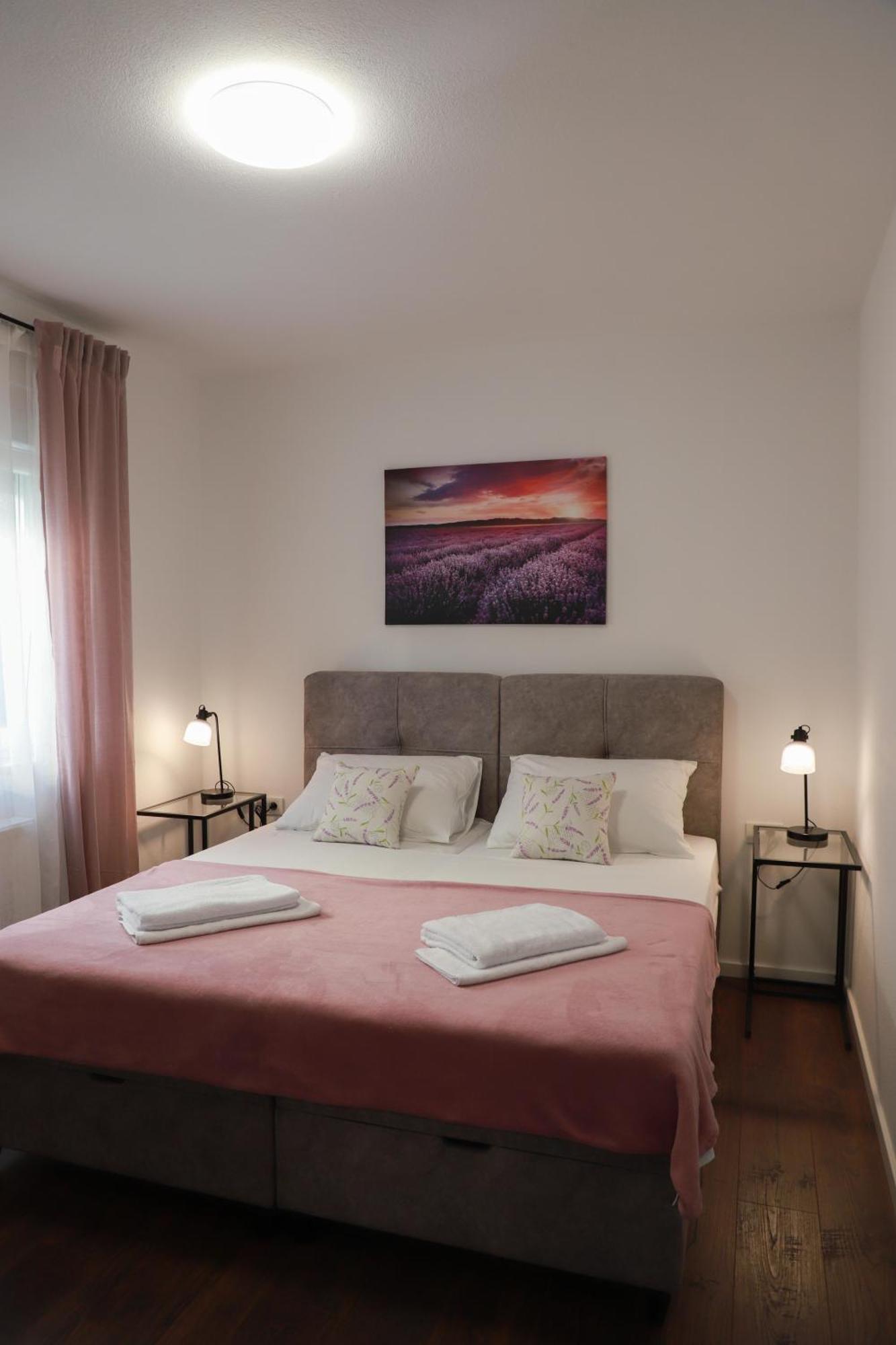 Holiday Apartments Ivano & Leo - Private Parking Zadar Buitenkant foto