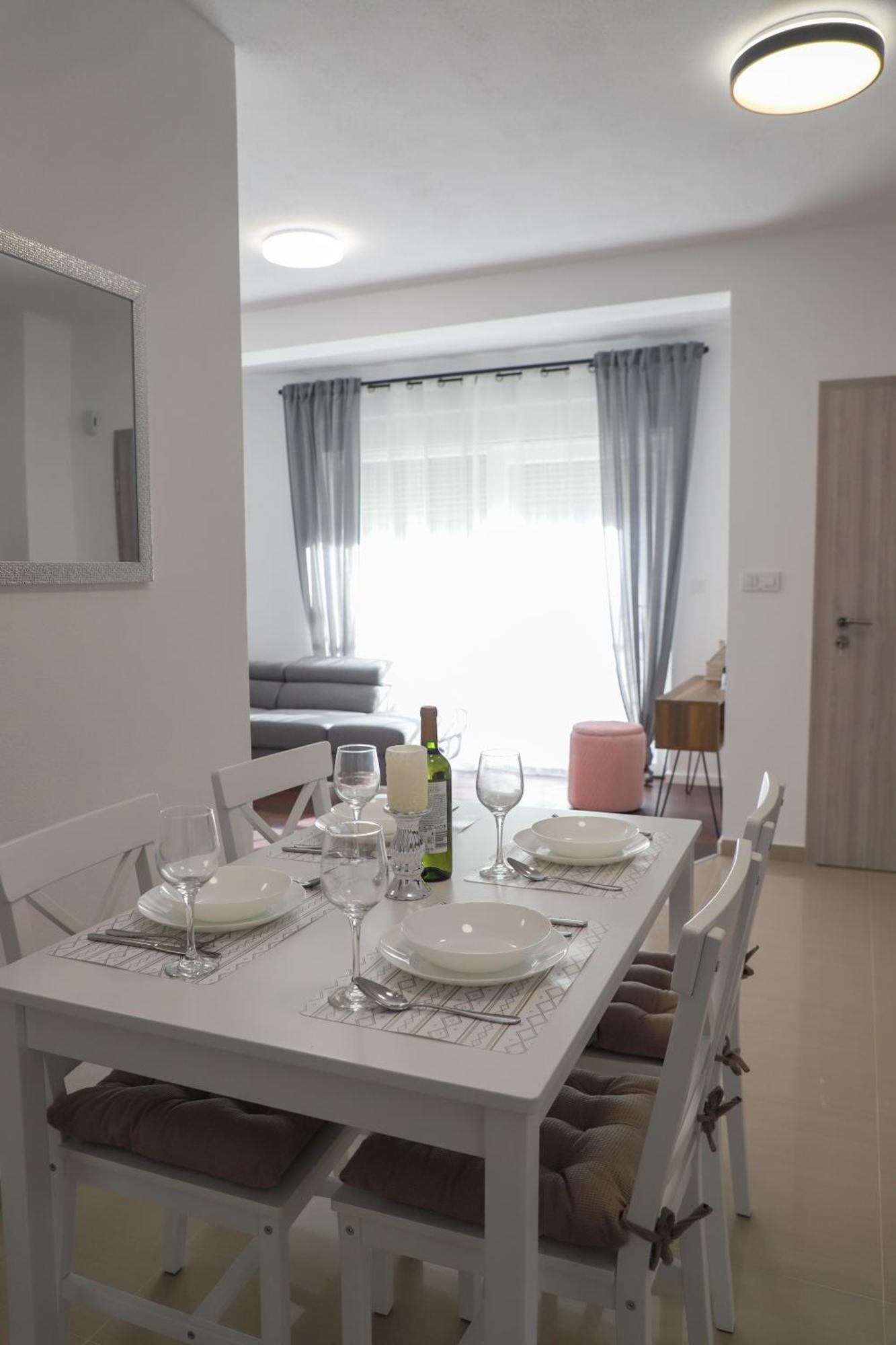 Holiday Apartments Ivano & Leo - Private Parking Zadar Buitenkant foto