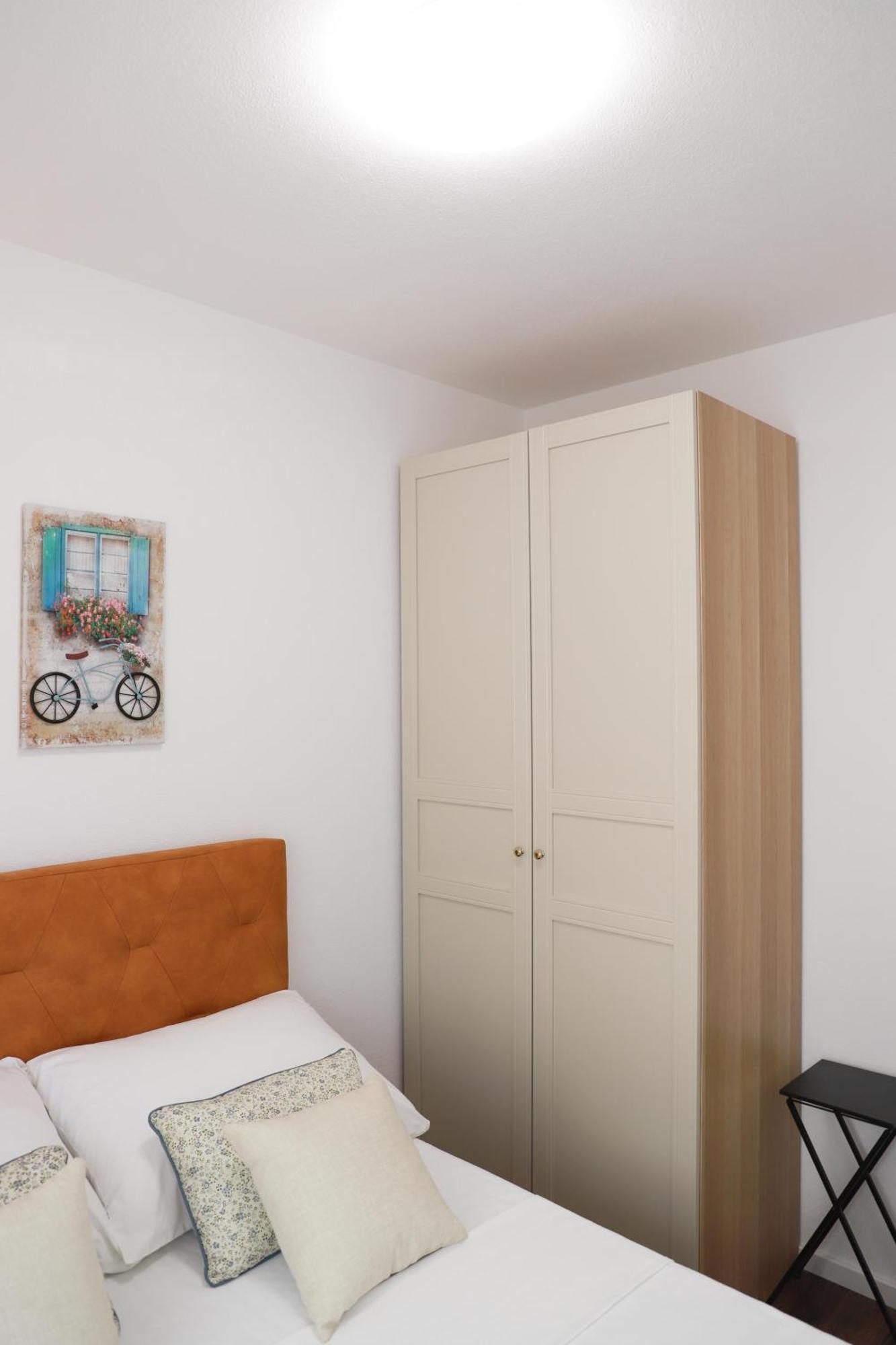 Holiday Apartments Ivano & Leo - Private Parking Zadar Buitenkant foto