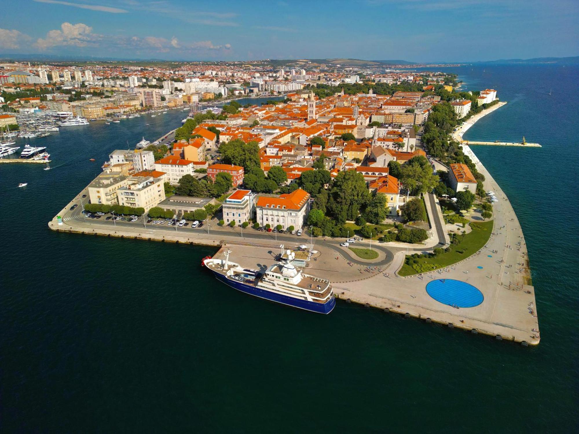 Holiday Apartments Ivano & Leo - Private Parking Zadar Buitenkant foto