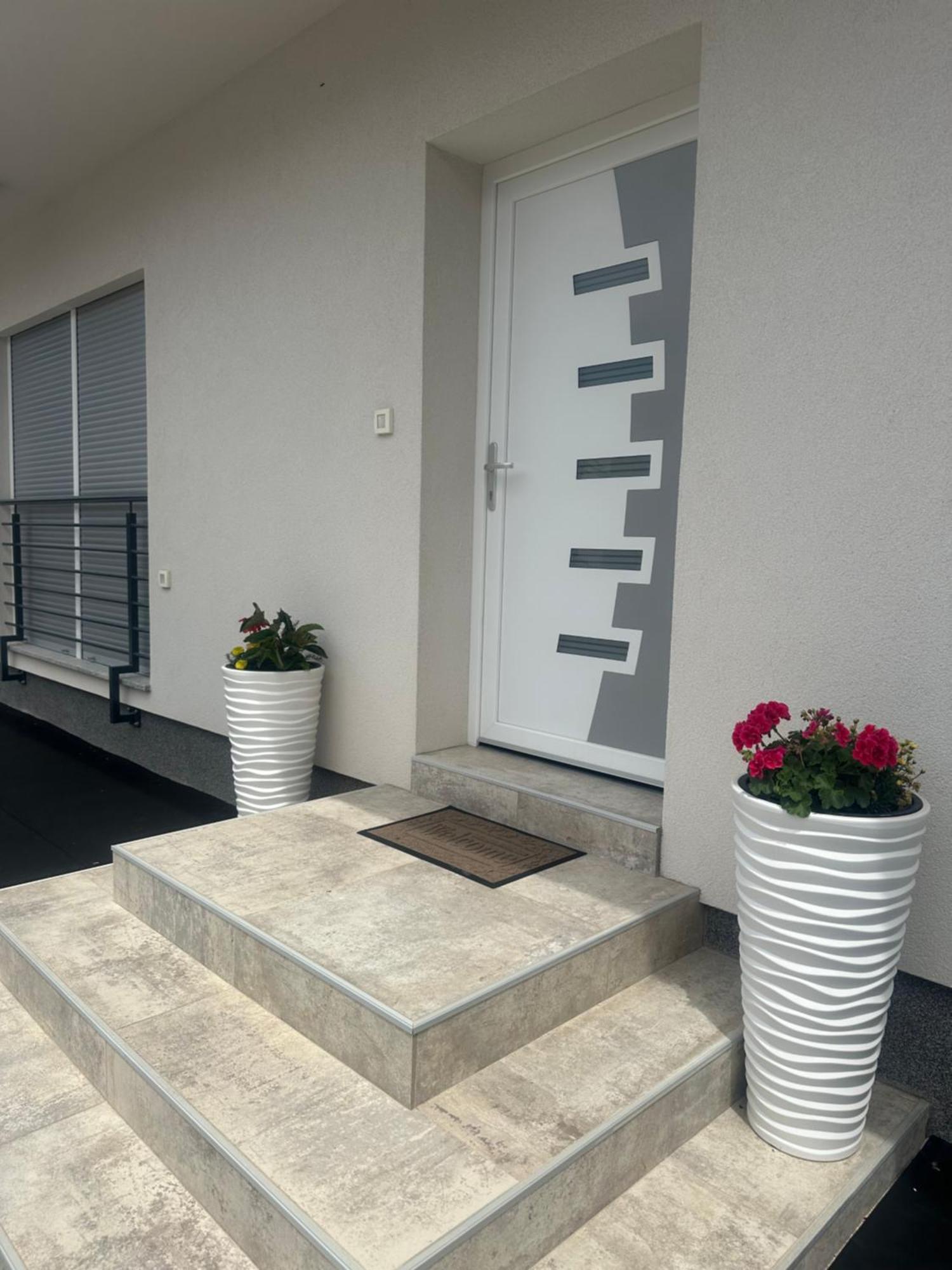 Holiday Apartments Ivano & Leo - Private Parking Zadar Buitenkant foto